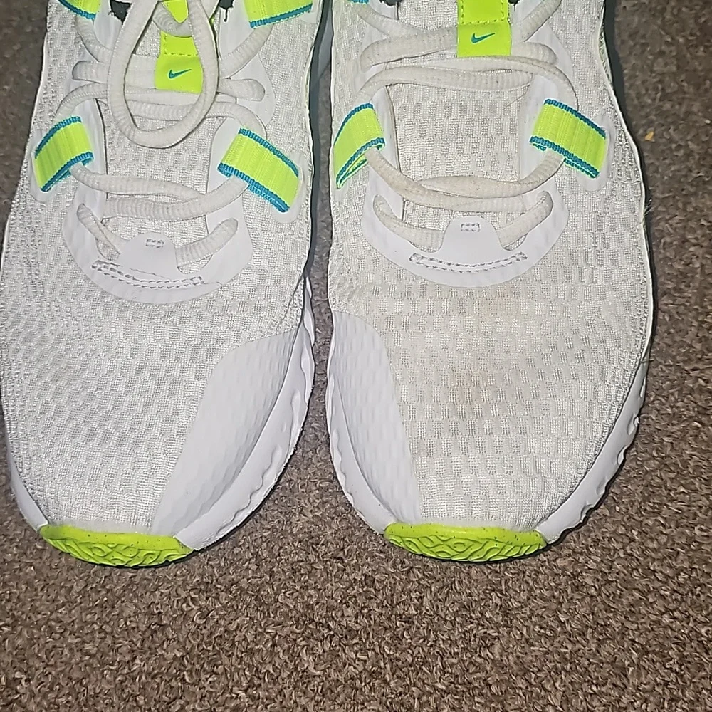 Nike Renew Retaliation TR 2 'White Volt - Picture 5 of 10